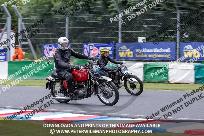 Vintage motorcycle club;eventdigitalimages;mallory park;mallory park trackday photographs;no limits trackdays;peter wileman photography;trackday digital images;trackday photos;vmcc festival 1000 bikes photographs